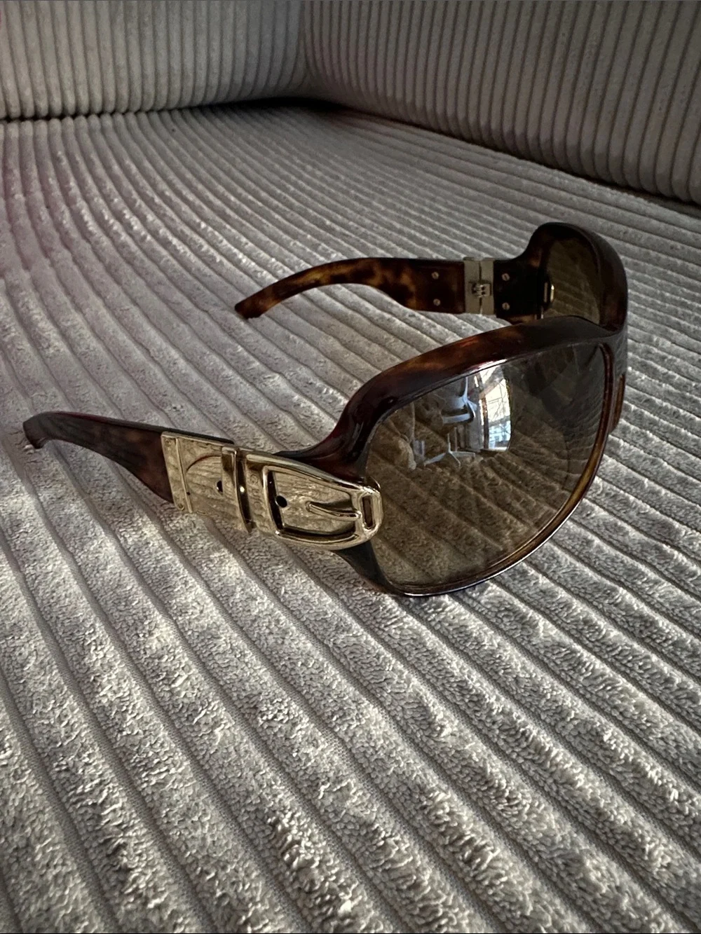 Rare GUCCI Tortoise Oversized Sunglasses with Gold Buckle Detail